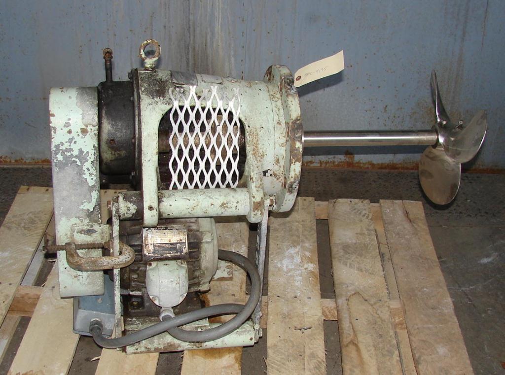 Agitator 1.5 hp Chemineer side mount agitator model SCM-15