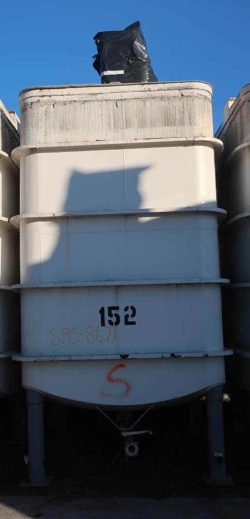 Tank 4000 gallon vertical tank, Stainless Steel, Philadelphia Mixers PTER-10 agitator, dish