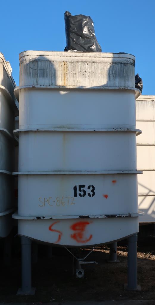 Tank 4000 gallon vertical tank, Stainless Steel, Philadelphia Mixers PTER-10 agitator, dish