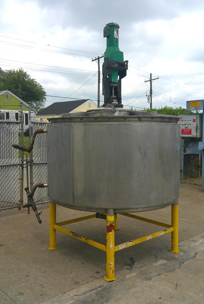 Tank 650 gallon vertical tank, 20 psi @ 260F jacket, 1.5 hp top mounted agitator, dish bottom