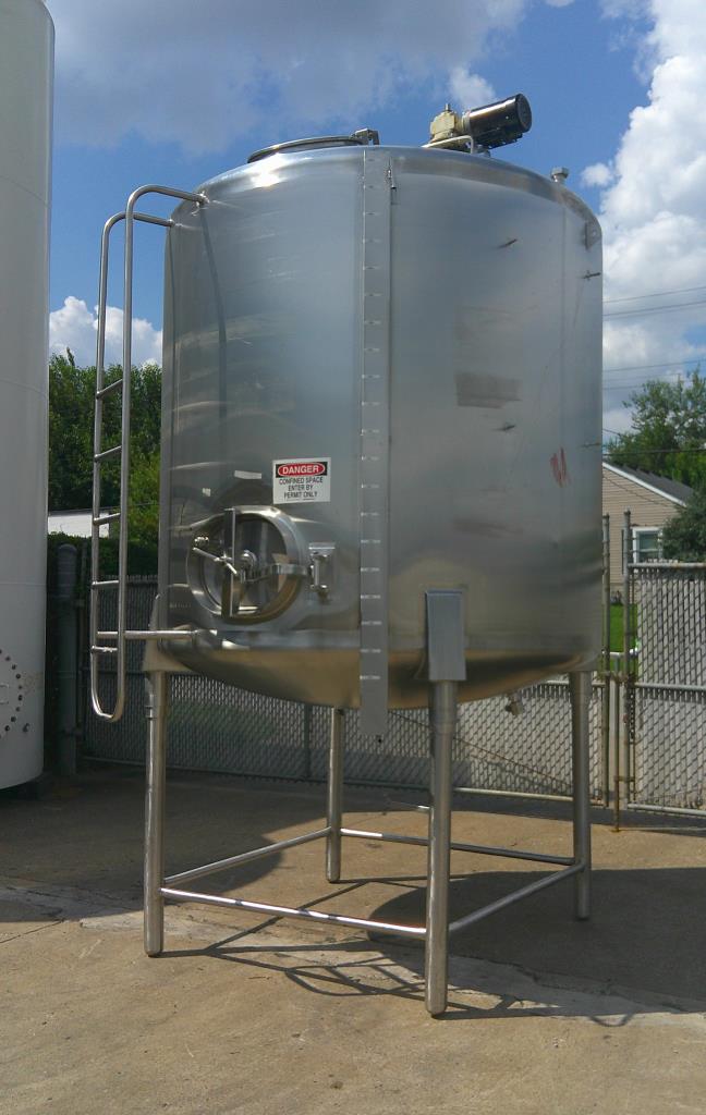 Tank 2000 gallon vertical tank, Stainless Steel, 2 hp top mounted agitator, dish bottom