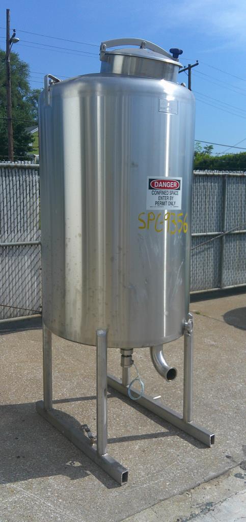 Tank 250 gallon vertical tank, Stainless Steel, slope bottom